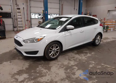 2015 Ford Focus Se z USA, uszkodzony, nr VIN 1FADP3K28FL279207